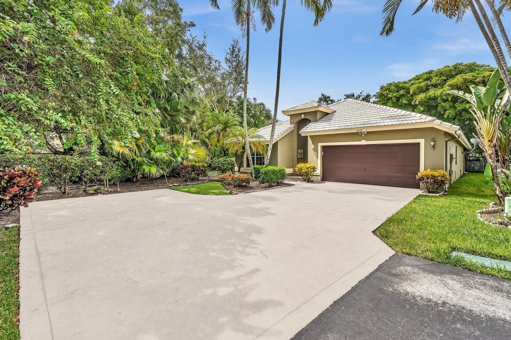 Photo of 10076 Aqua Vista Way, Boca Raton, FL 33428 (MLS # F10509805)