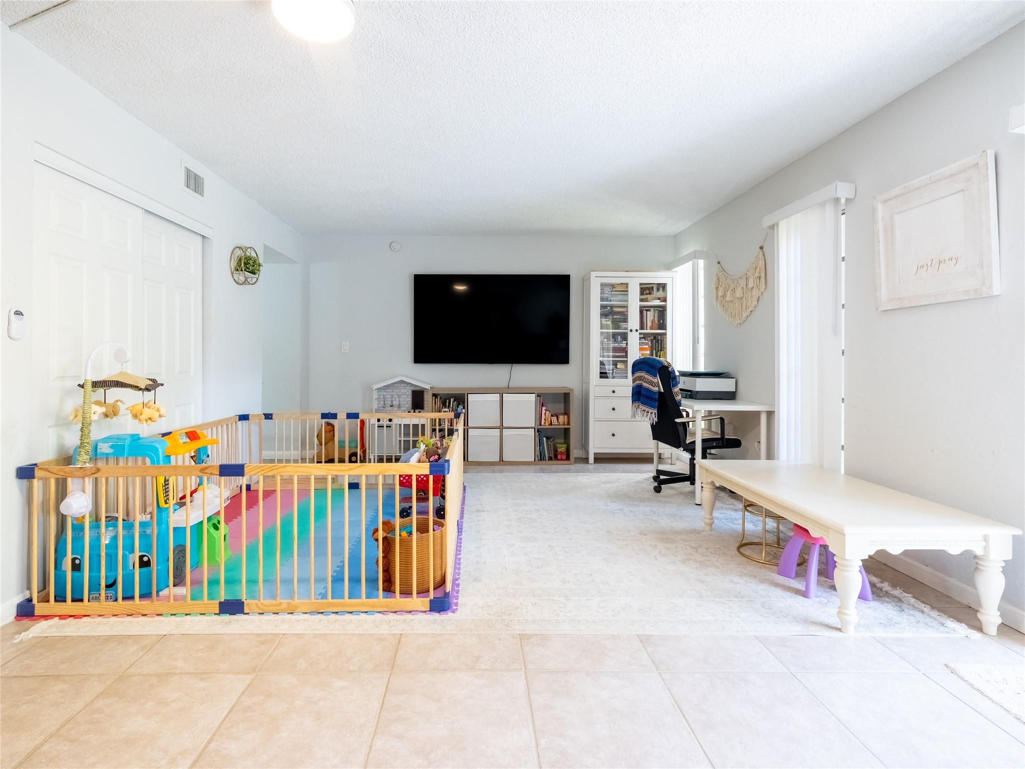 483 N Pine Island Rd 101