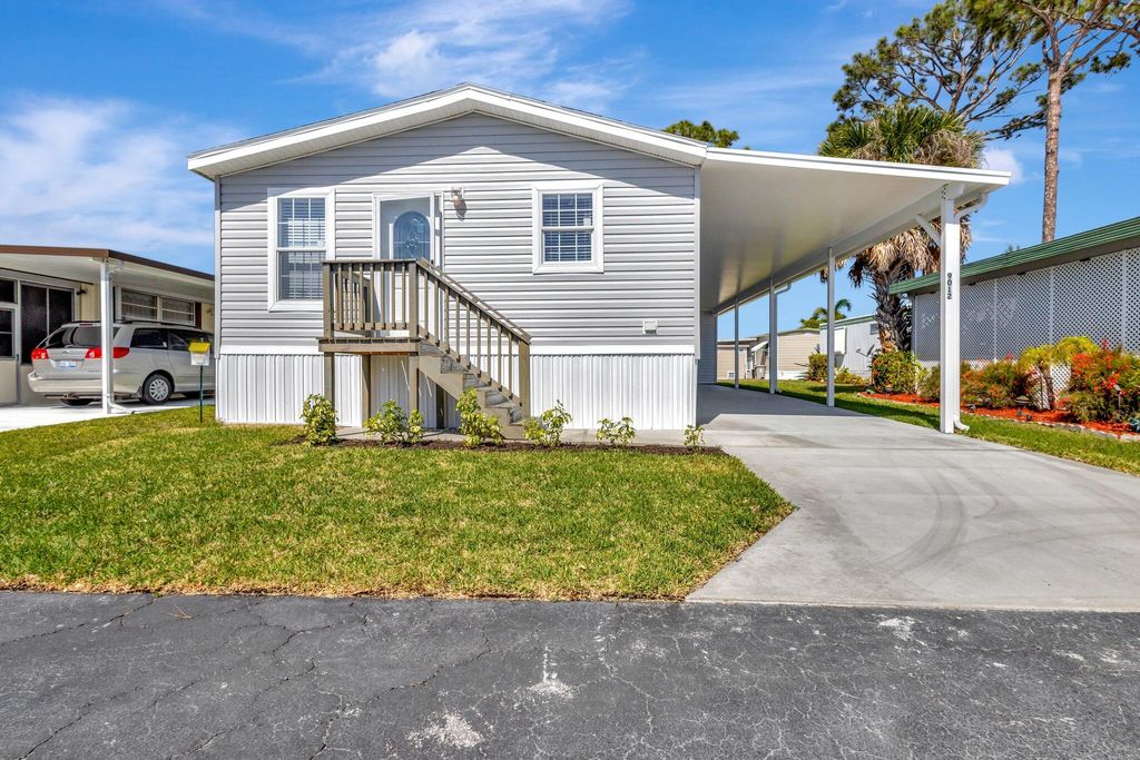 Photo of 9012 Fomento Bay, Boynton Beach, FL 33436 (MLS # R11083213)