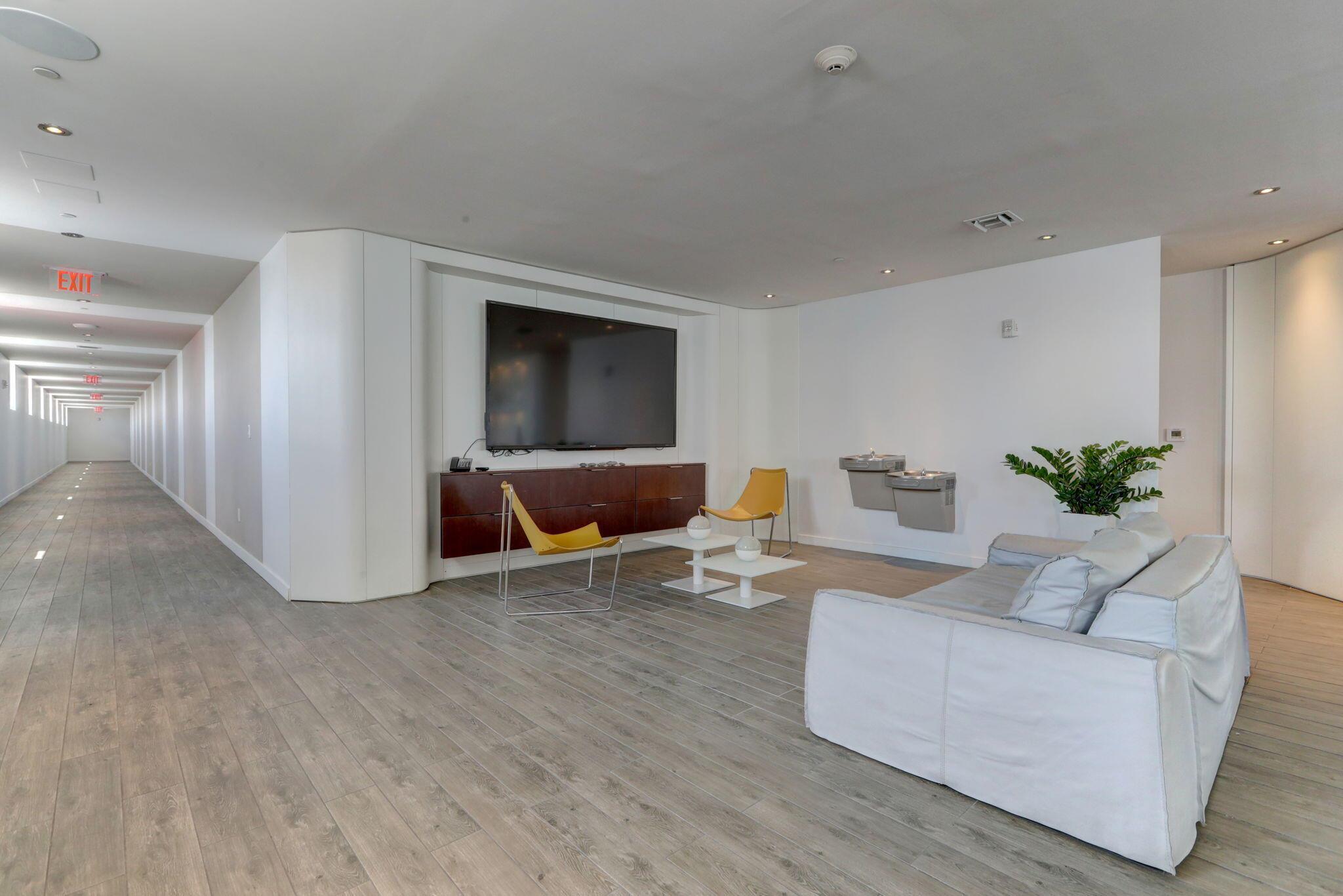 BEACHWALK CONDOMINIUM - Residential