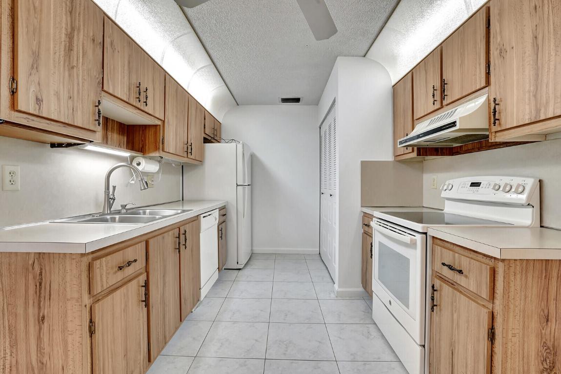 CYPRESS LAKES 6-A - Residential Lease