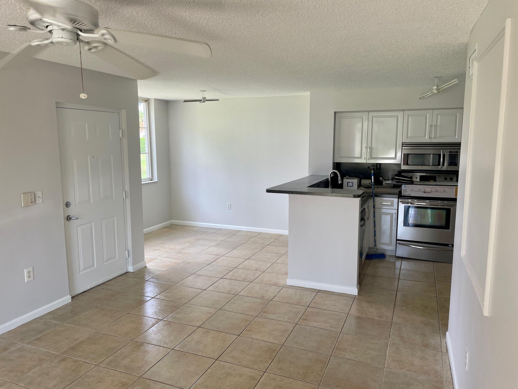 ST ANDREWS AT BOYNTON BEA - Residential Lease