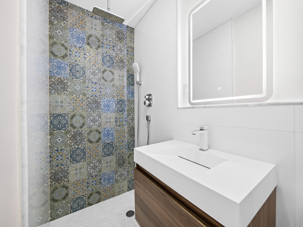 Macarthur Park 19-31 B - Residential