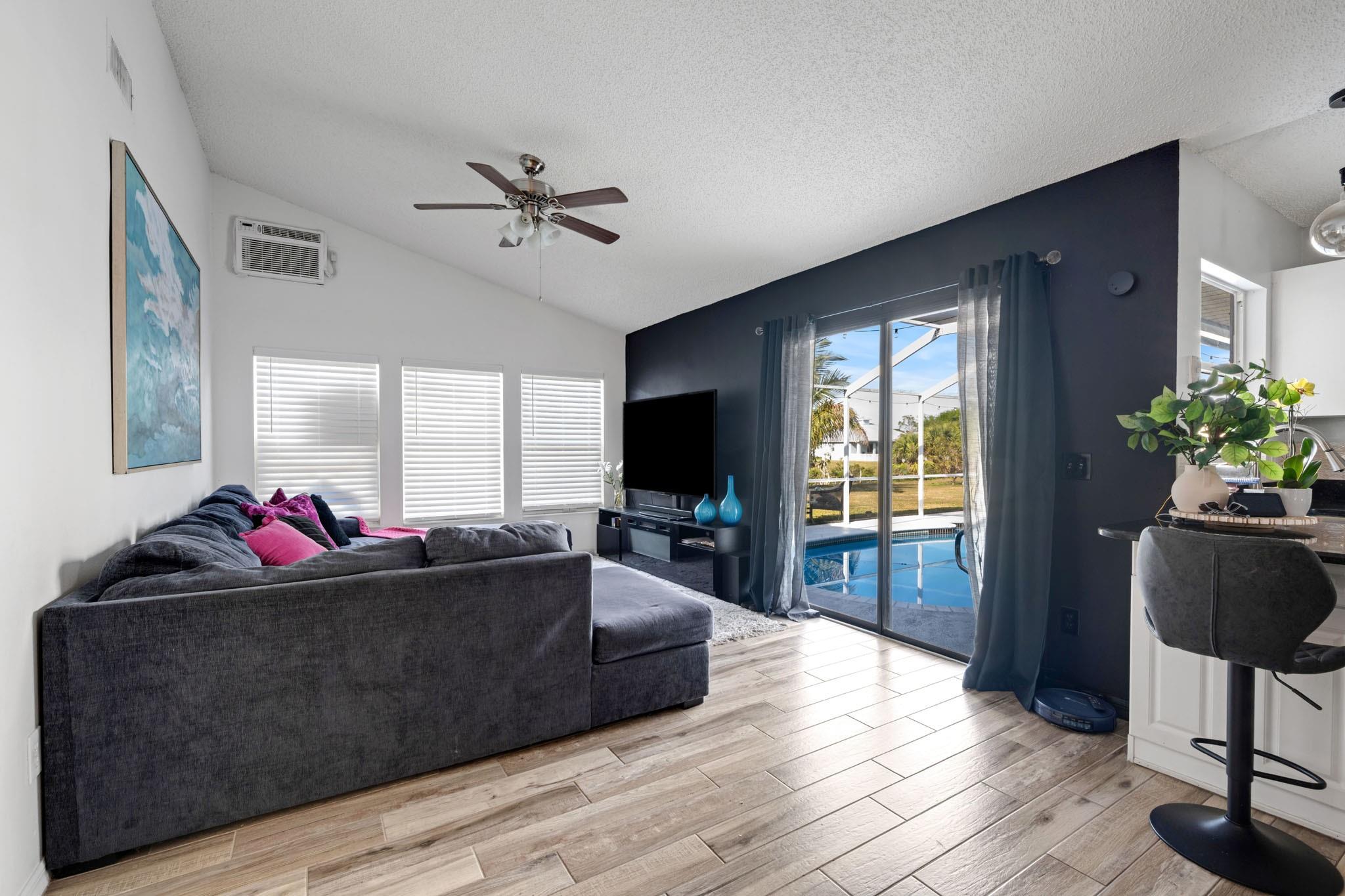 PORT ST LUCIE SECTION 33 - Residential