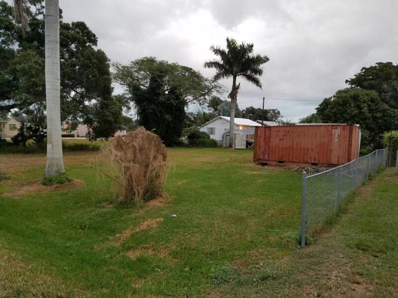 NORTHMOOR GARDENS - Land