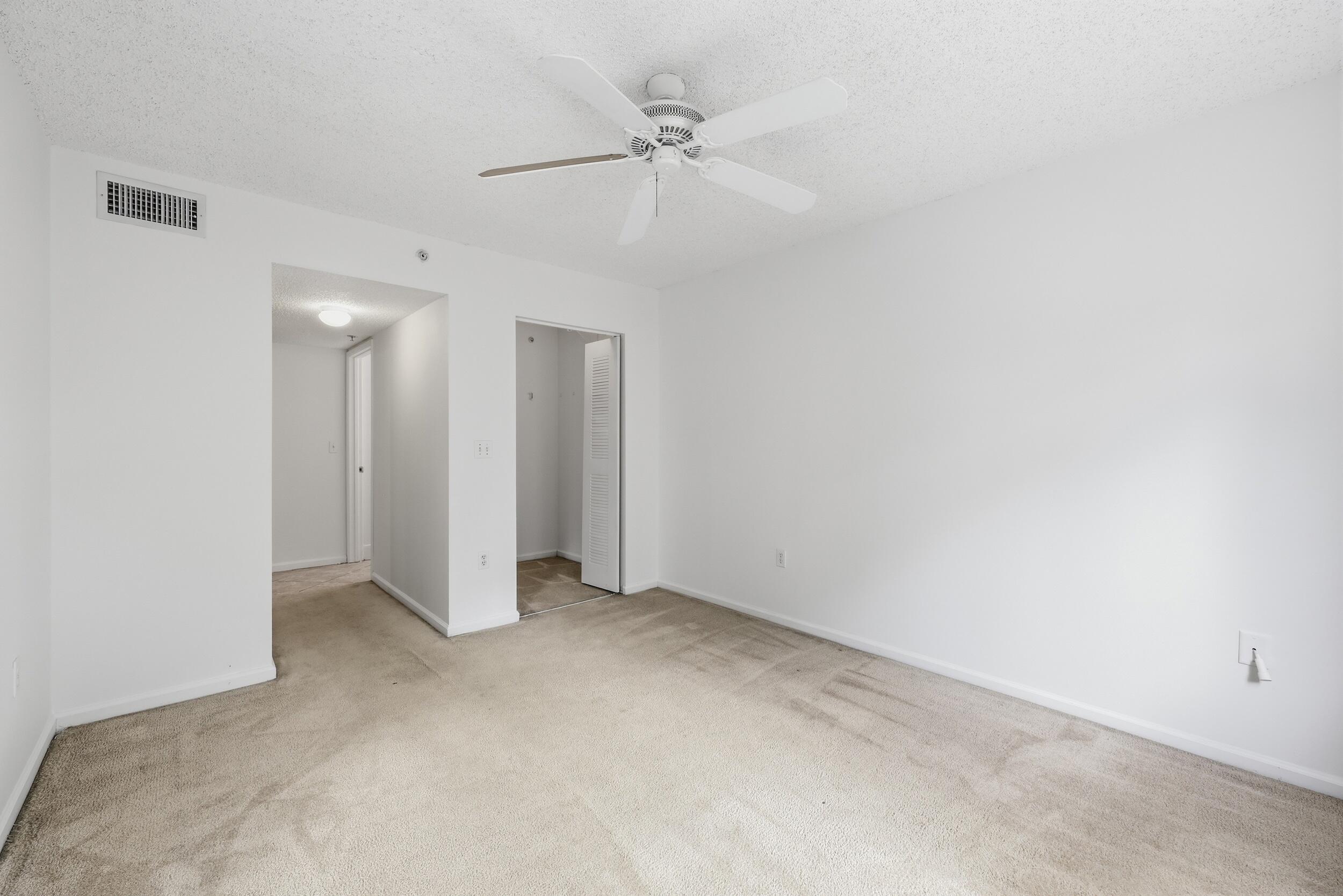 LIGHTHOUSE COVE AT TEQUESTA CONDO - Residential