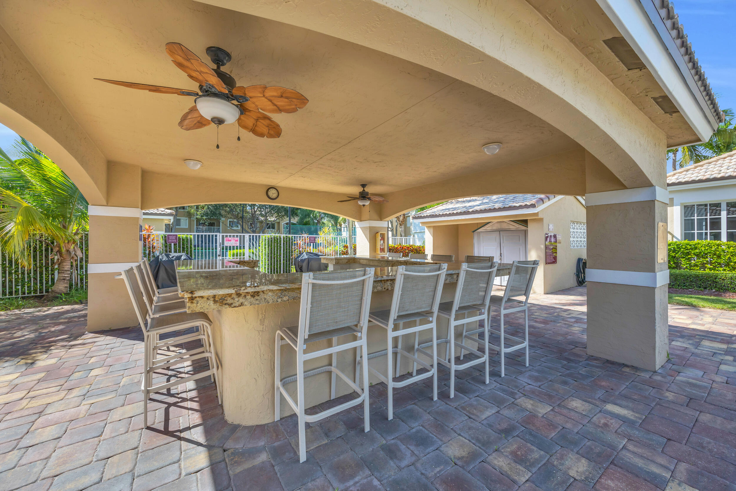 LIGHTHOUSE COVE AT TEQUESTA CONDO - Residential