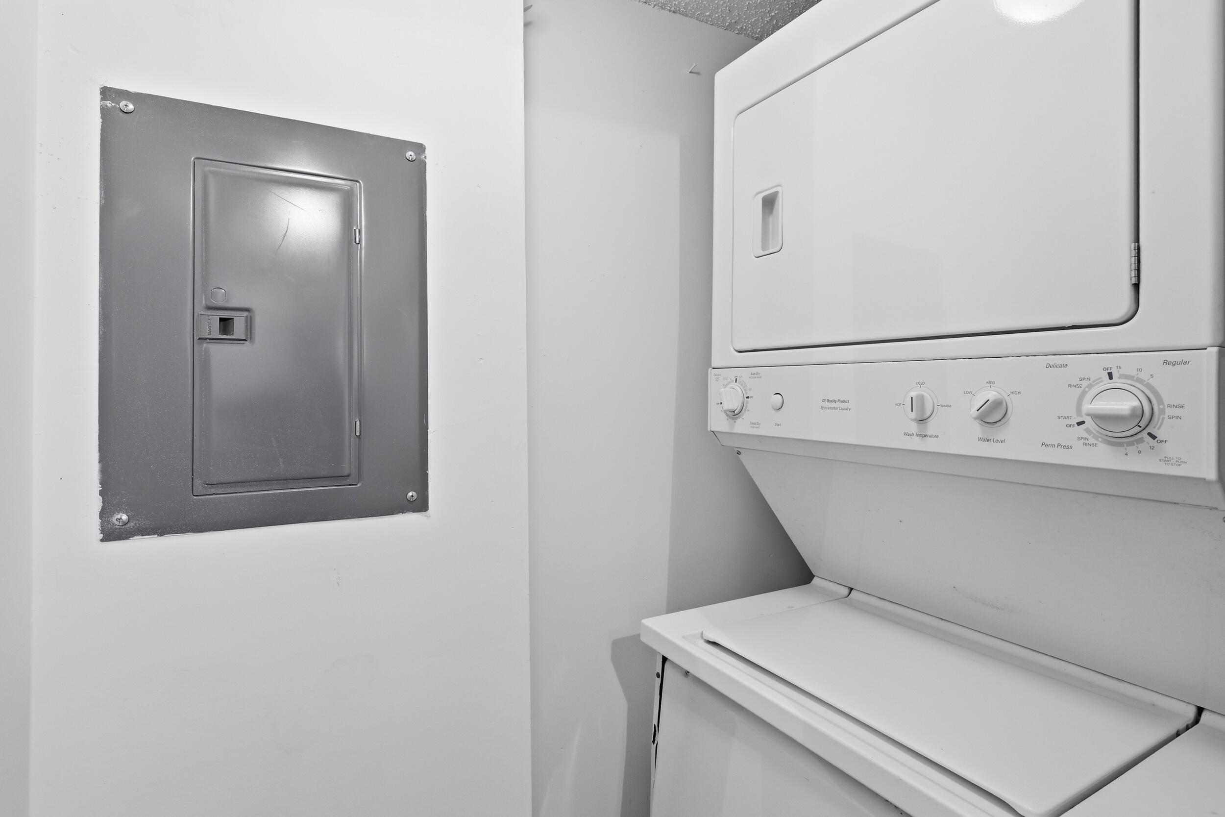 LIGHTHOUSE COVE AT TEQUESTA CONDO - Residential