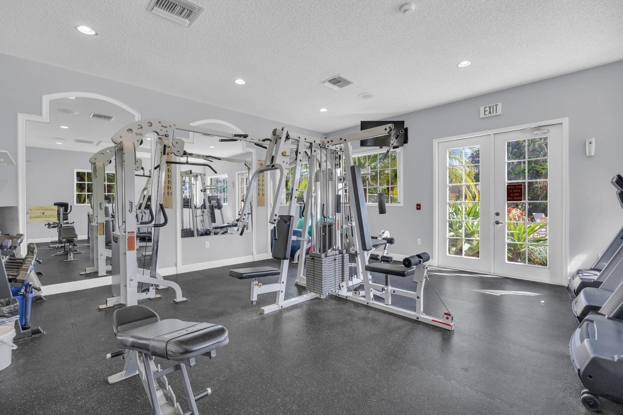 LIGHTHOUSE COVE AT TEQUESTA CONDO - Residential