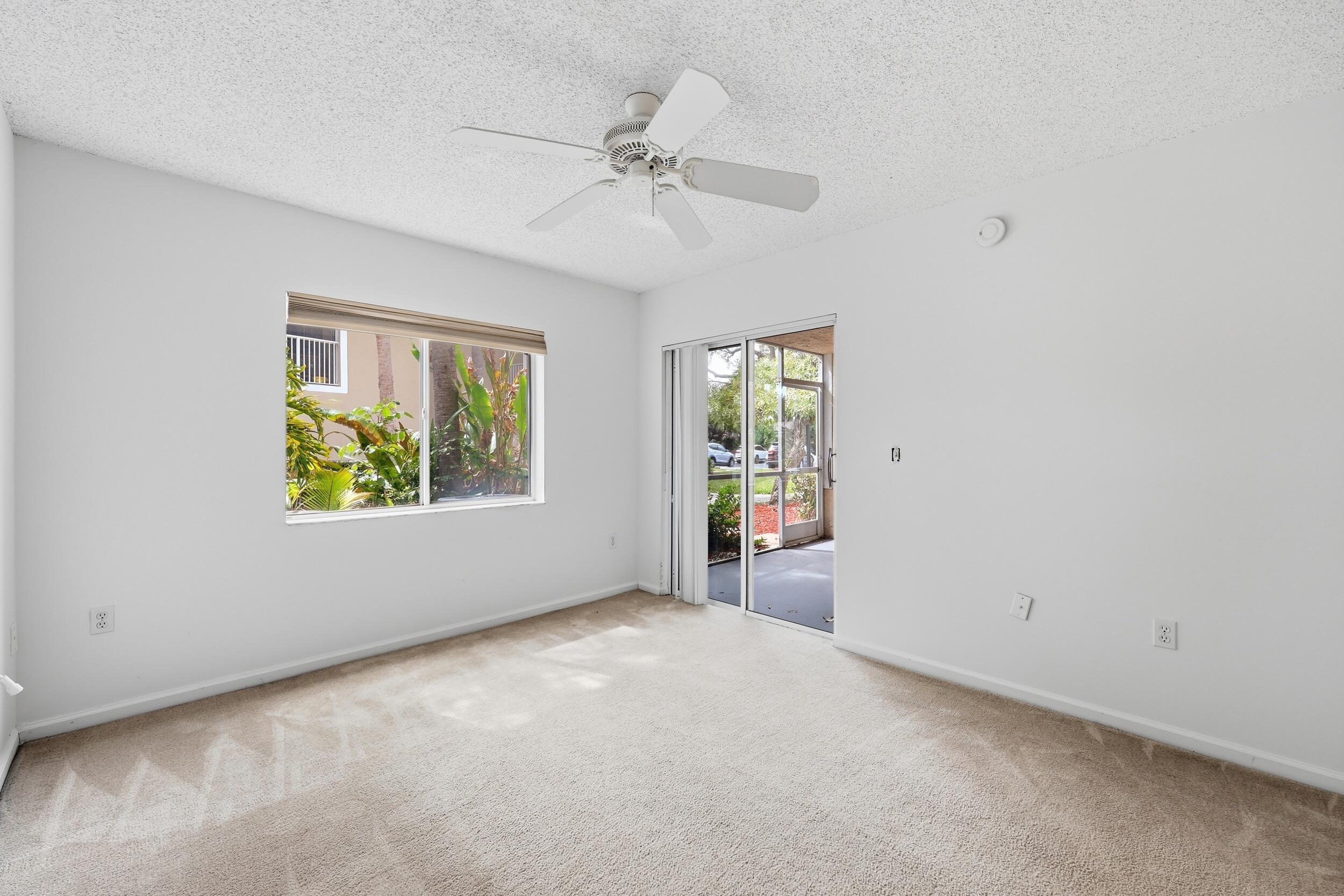 LIGHTHOUSE COVE AT TEQUESTA CONDO - Residential