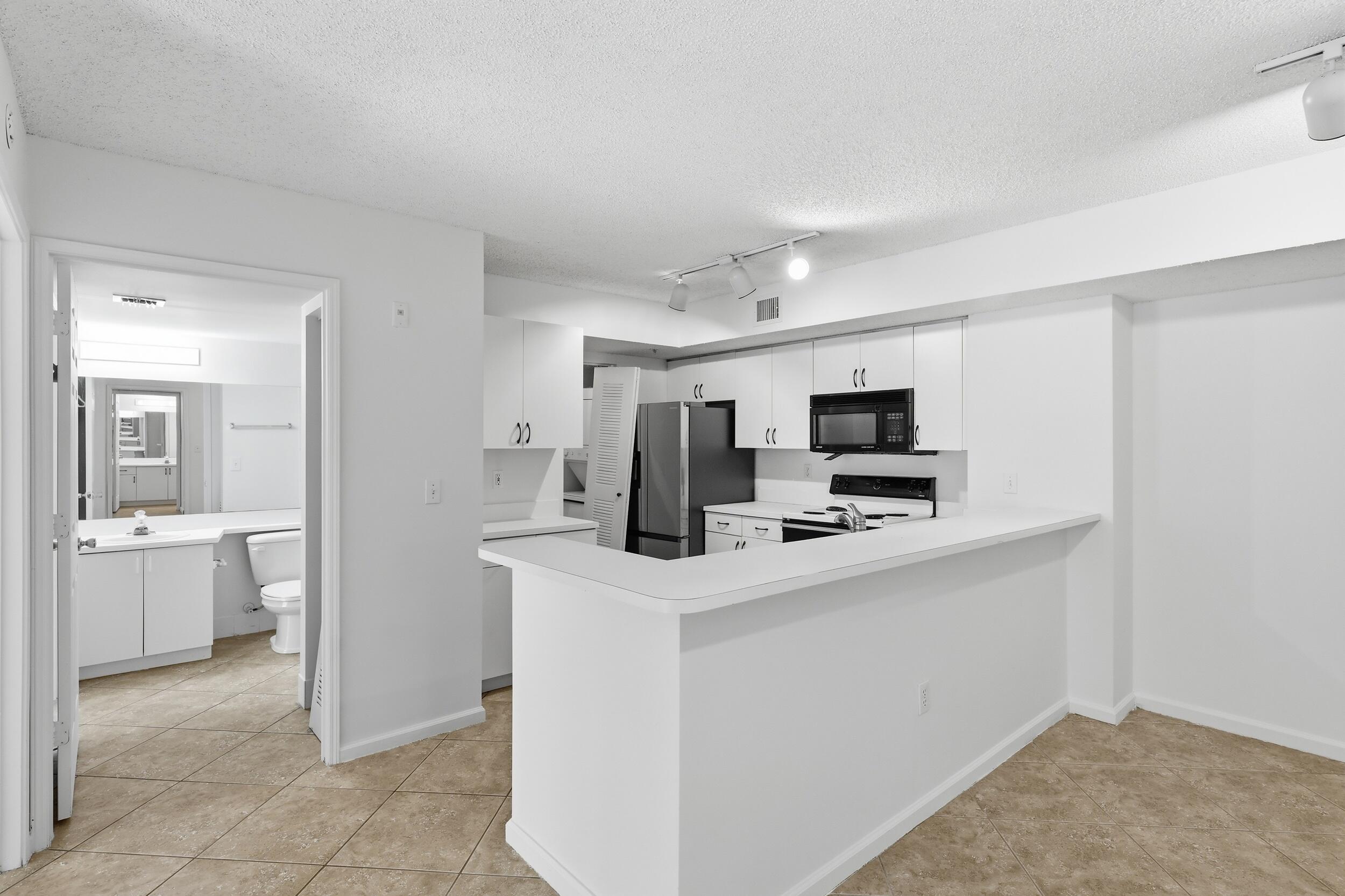 LIGHTHOUSE COVE AT TEQUESTA CONDO - Residential