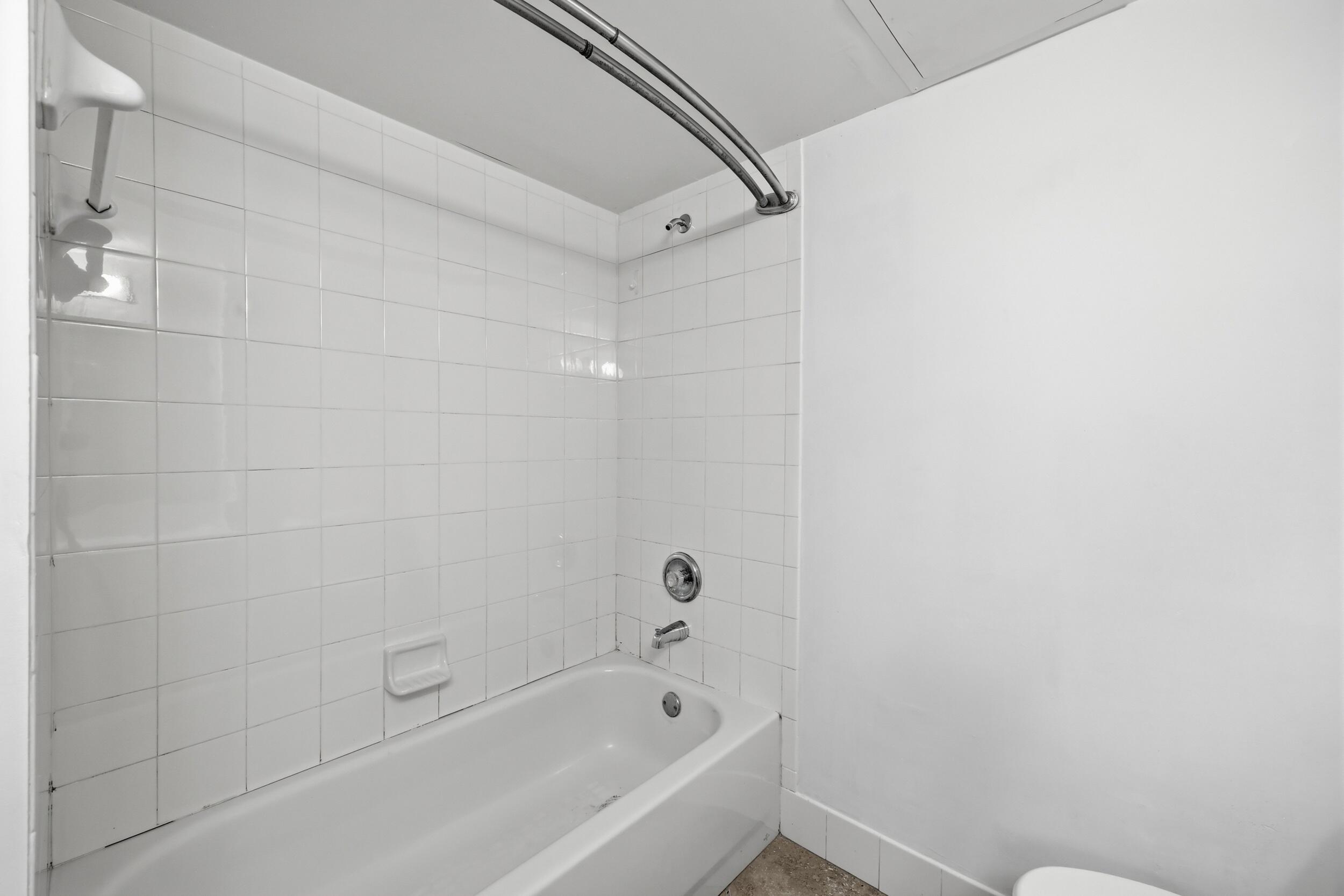 LIGHTHOUSE COVE AT TEQUESTA CONDO - Residential