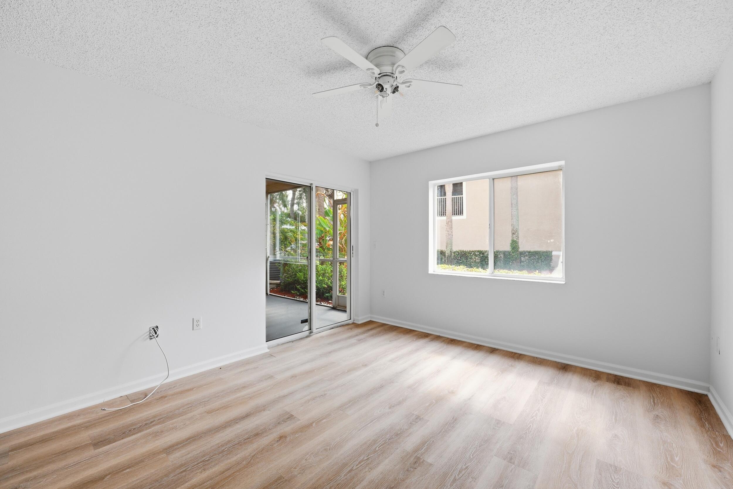 LIGHTHOUSE COVE AT TEQUESTA CONDO - Residential