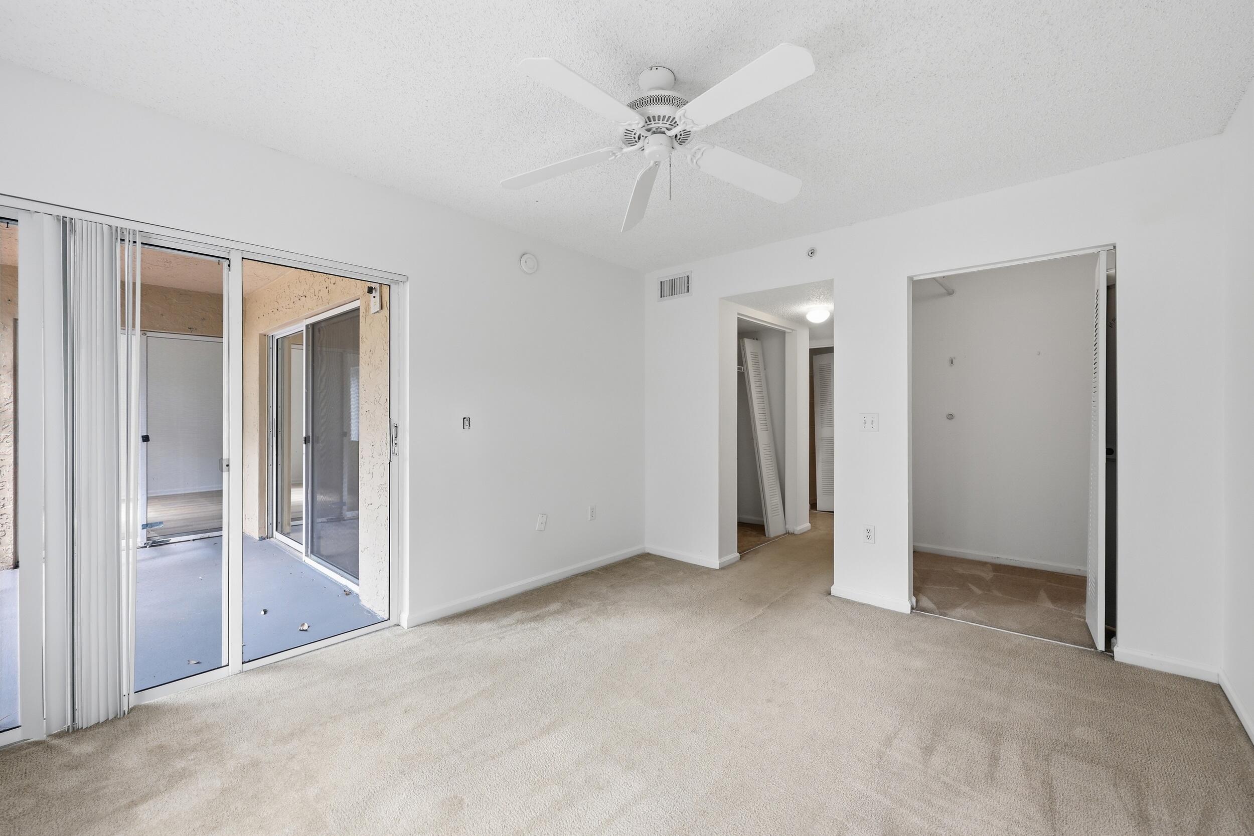 LIGHTHOUSE COVE AT TEQUESTA CONDO - Residential