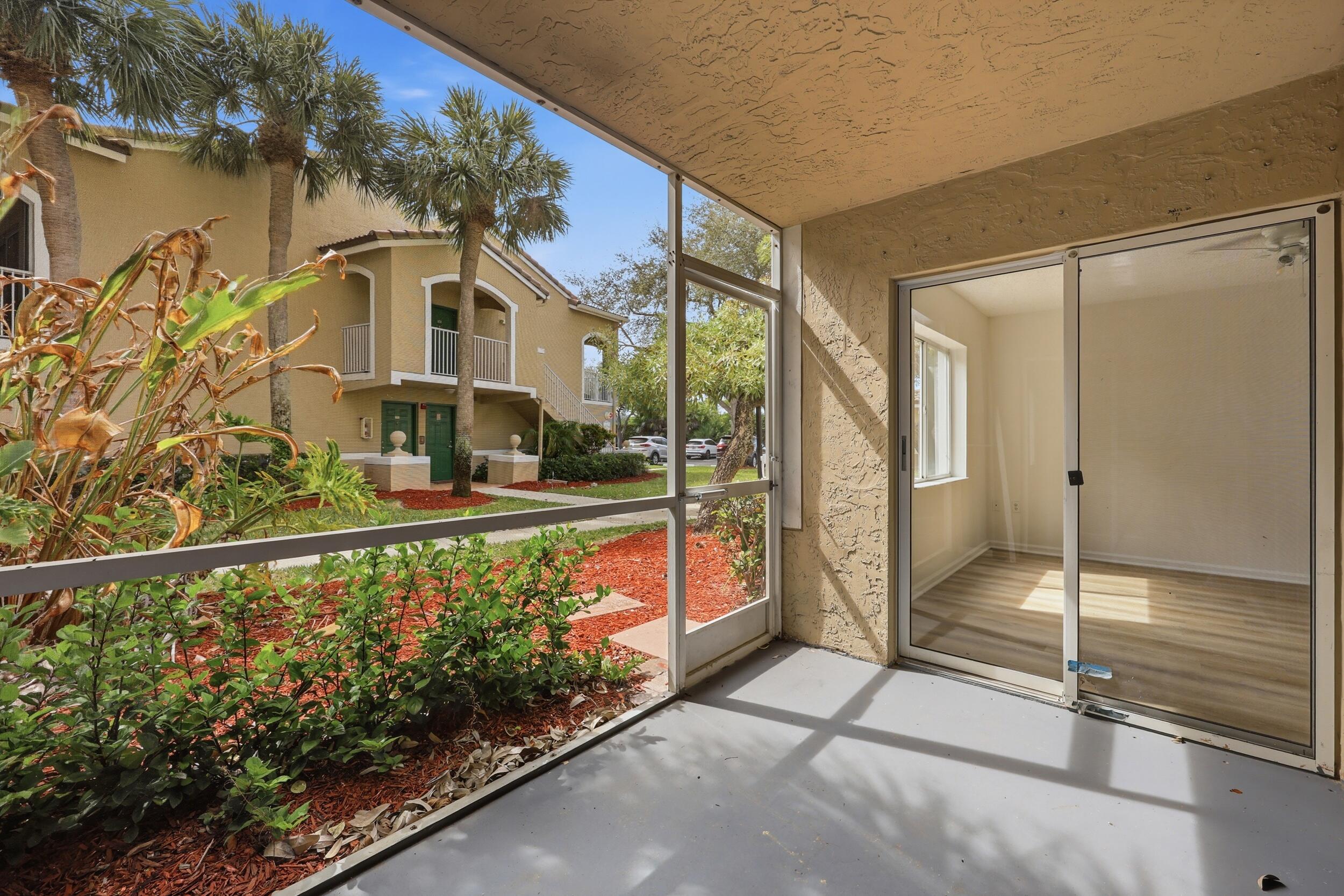 LIGHTHOUSE COVE AT TEQUESTA CONDO - Residential