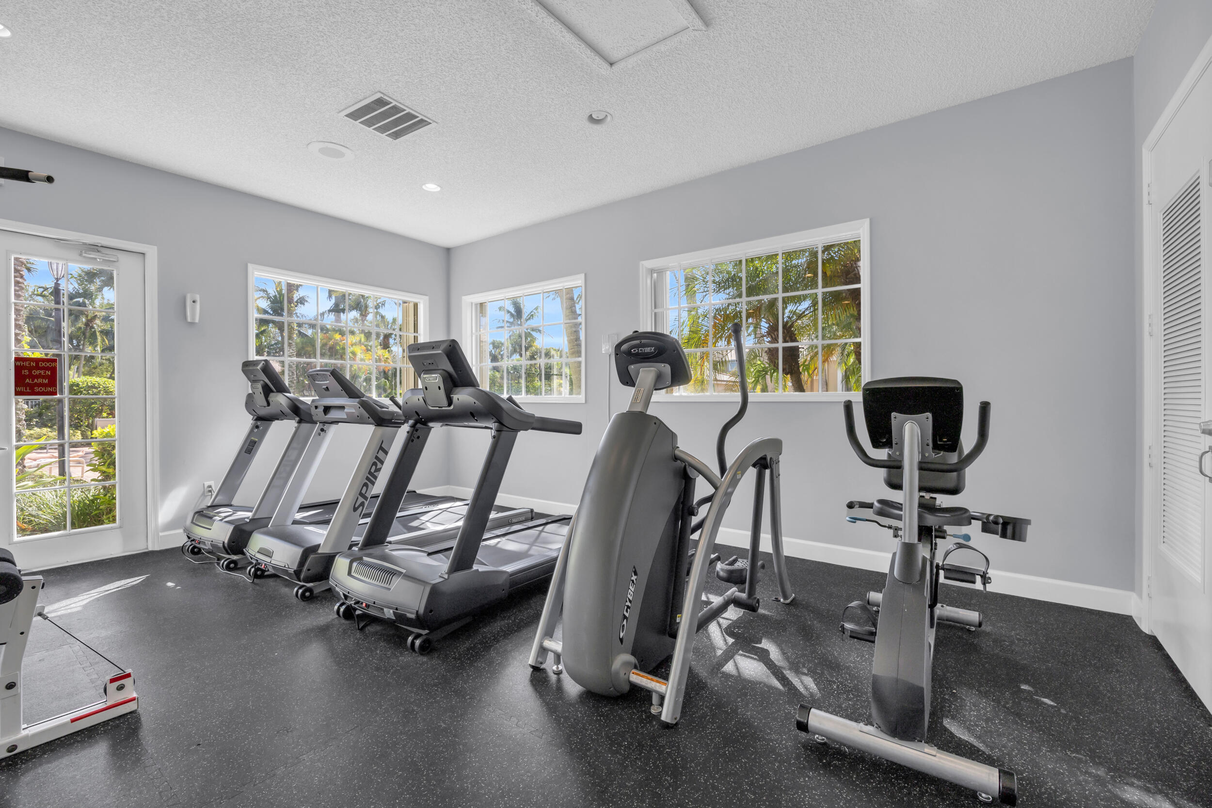 LIGHTHOUSE COVE AT TEQUESTA CONDO - Residential