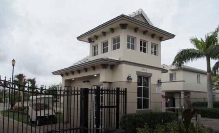 Nice community with gate and security guard 24/7 full of Amenities and playground. Tenants: The HOA requires a minimum of 620 credit and proof of income