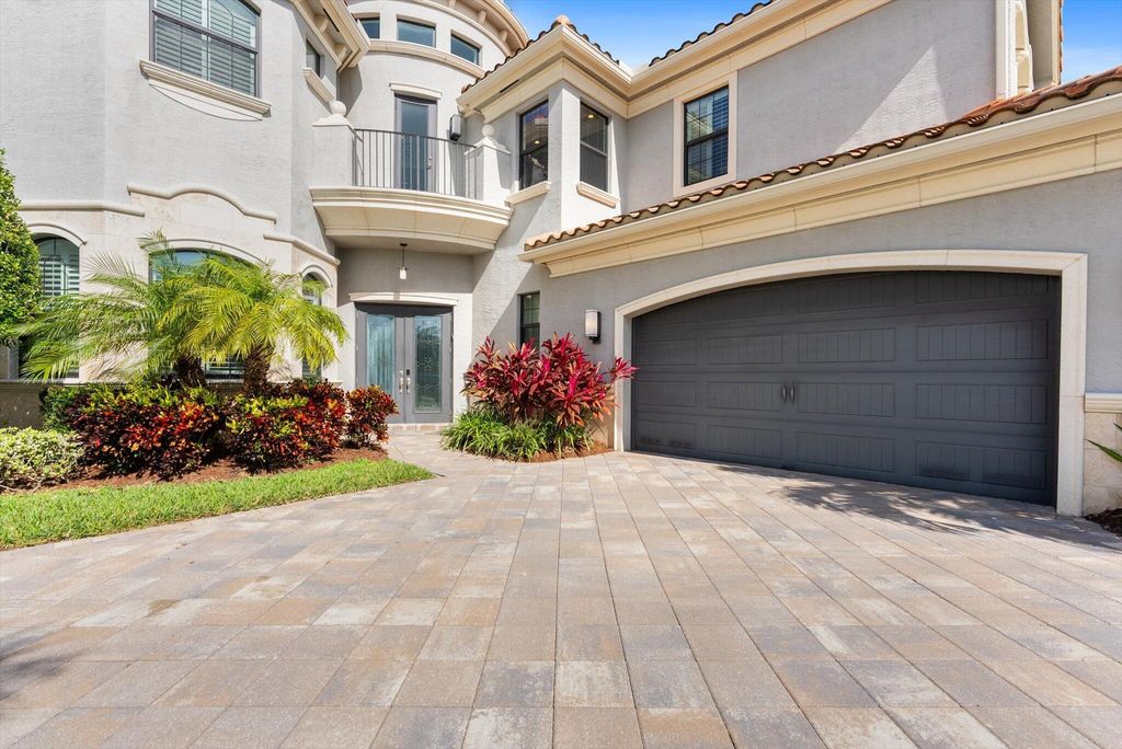 Photo of 9741 Vitrail Lane, Delray Beach, FL 33446 (MLS # R11055692)