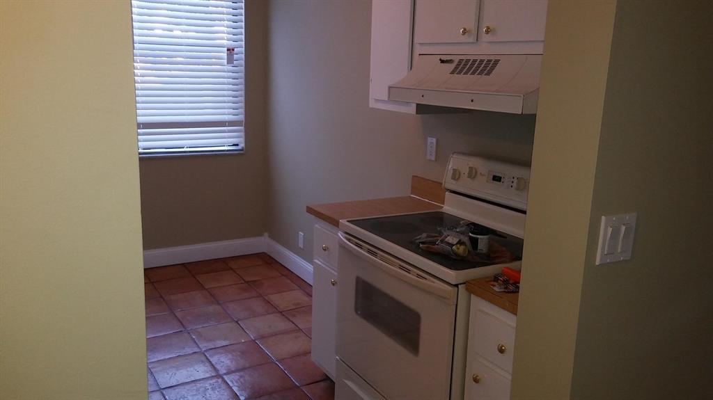 LAVERS, delray racquet - Residential Lease