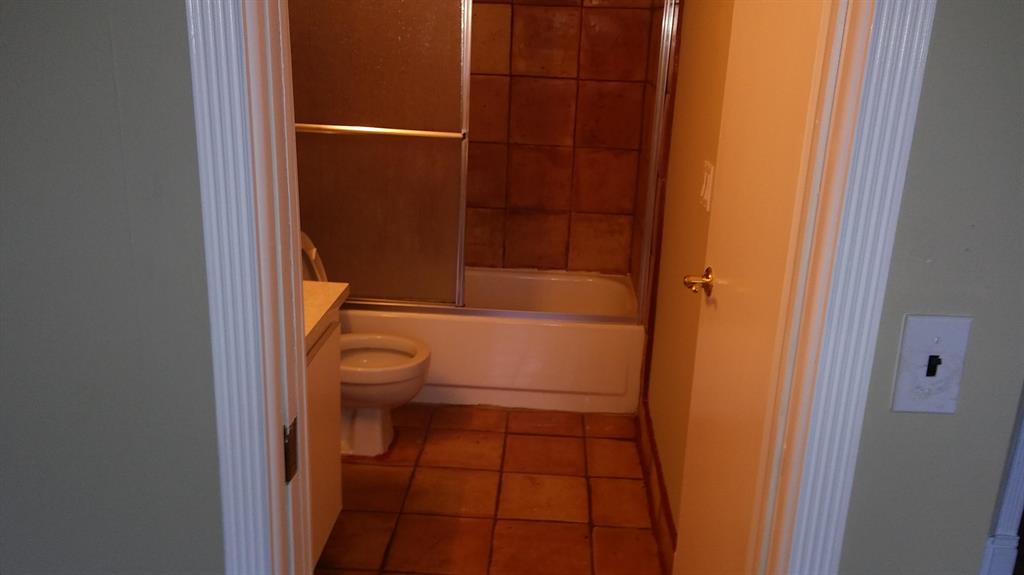 LAVERS, delray racquet - Residential Lease