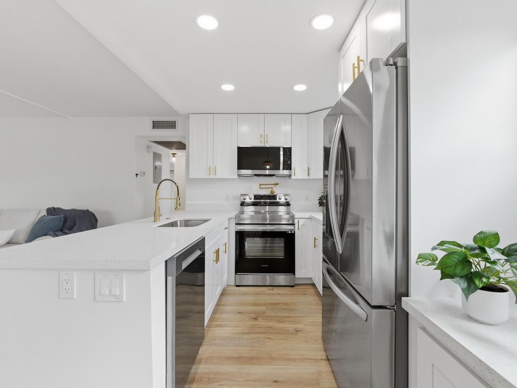 Photo of 21 Prescott B, Deerfield Beach, FL 33442 (MLS # R11152415)