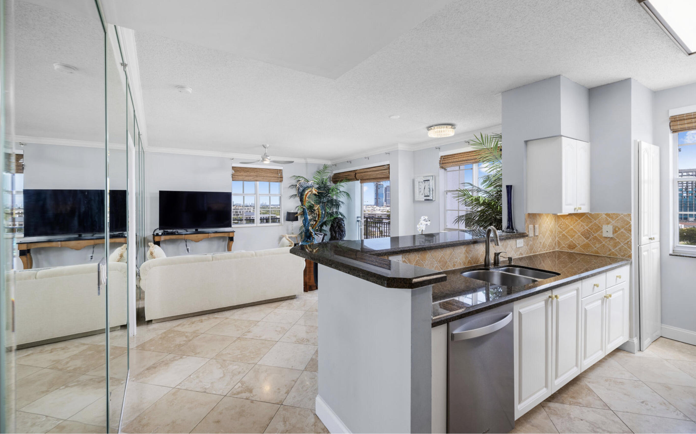 MONTECITO PALM BEACH CONDO - Residential Lease