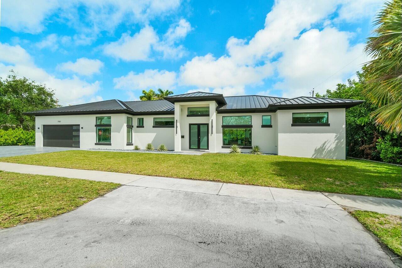 751 Pelican Way