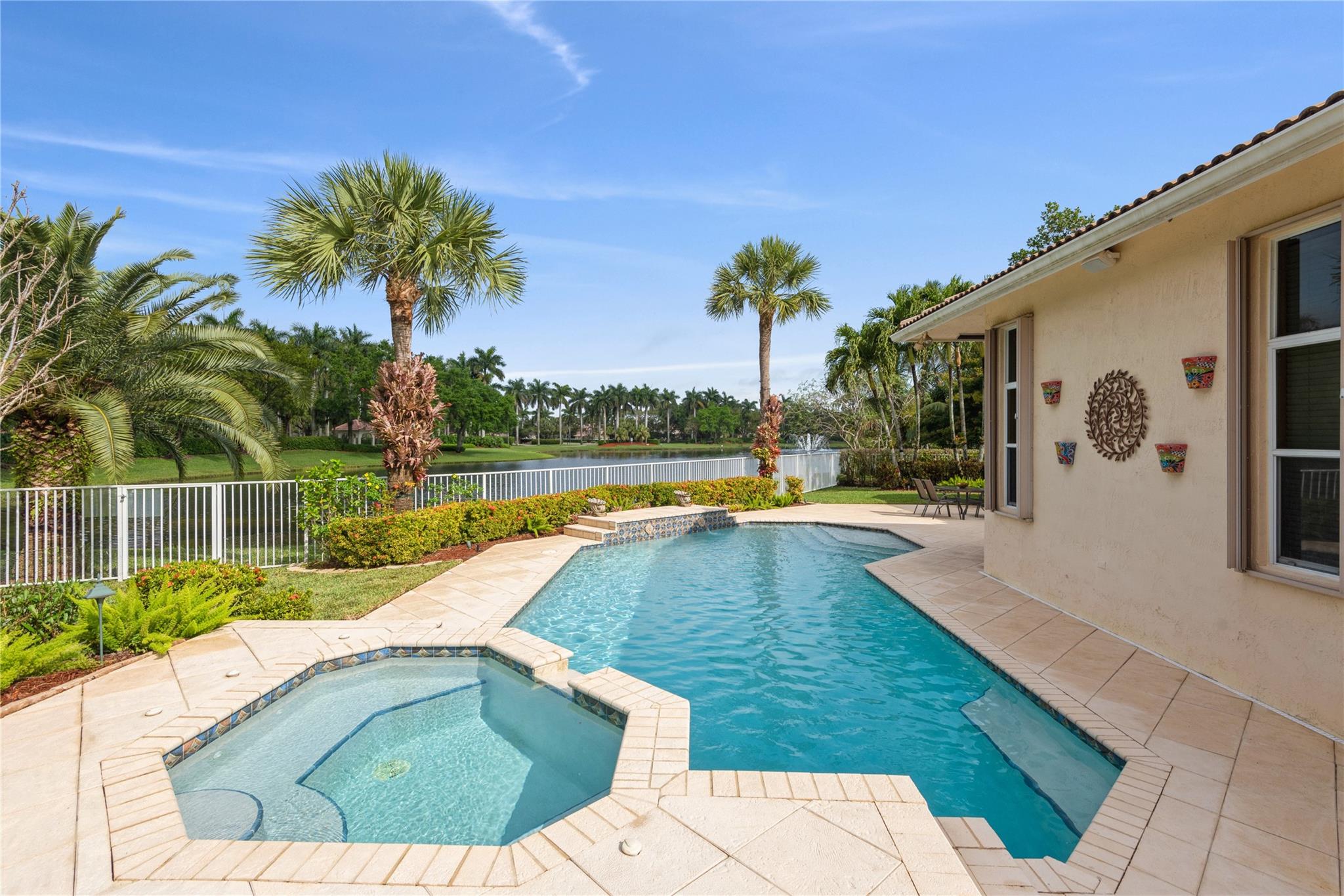 4070 Sanderling Ln