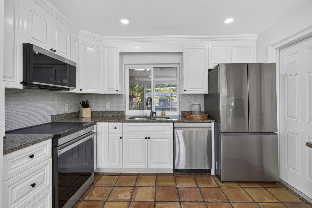 Photo of 11760 Inverness Circle, Wellington, FL 33414 (MLS # B26050734)