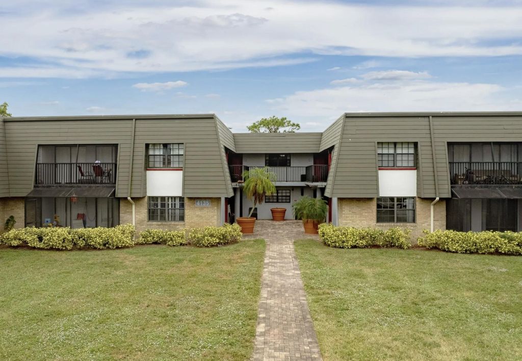 Photo of 4120 Union Square Boulevard #Unit 4015-558, Palm Beach Gardens, FL 33410 (MLS # B26027616)
