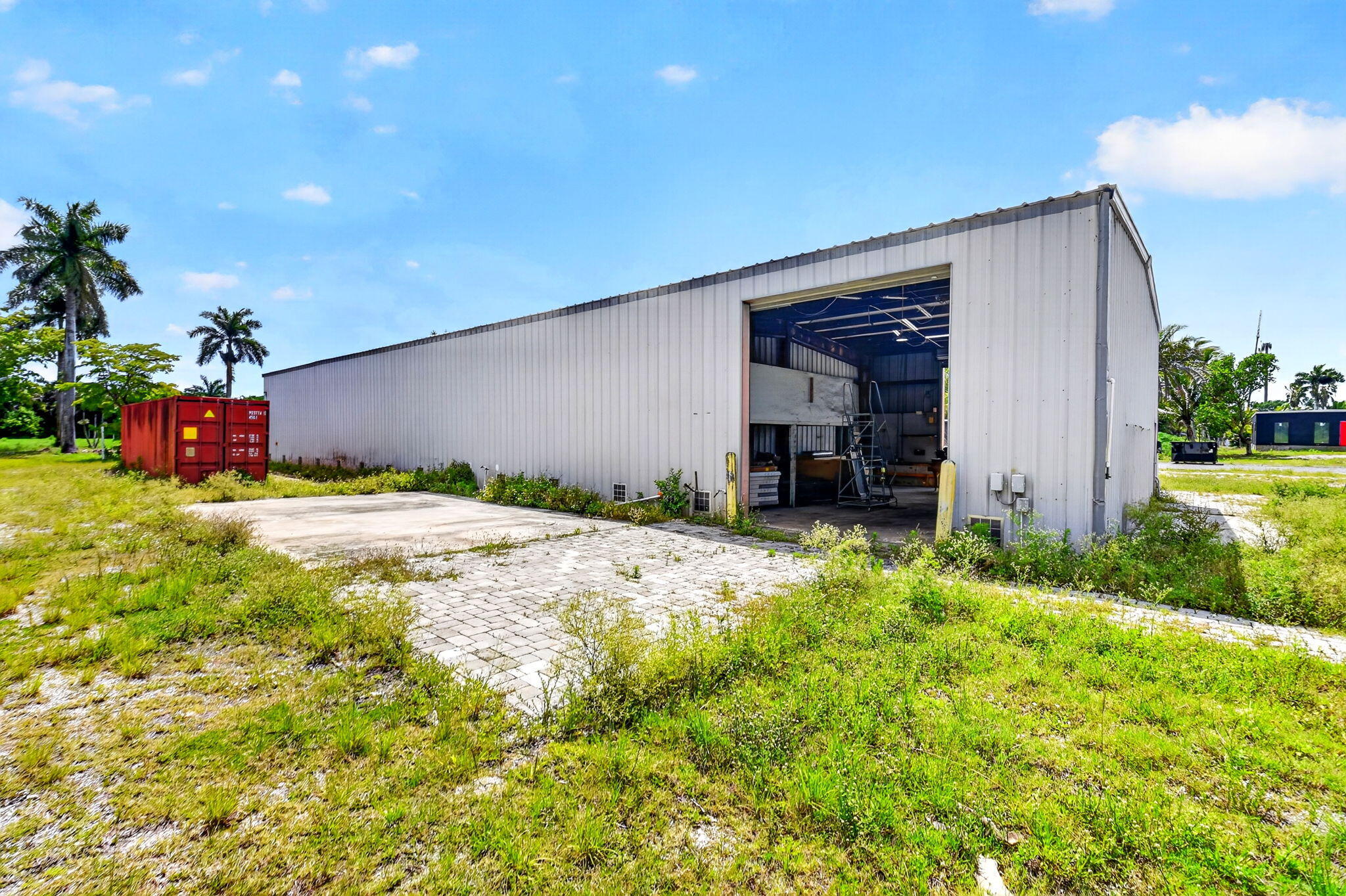 HERITAGE FARMS - Land
