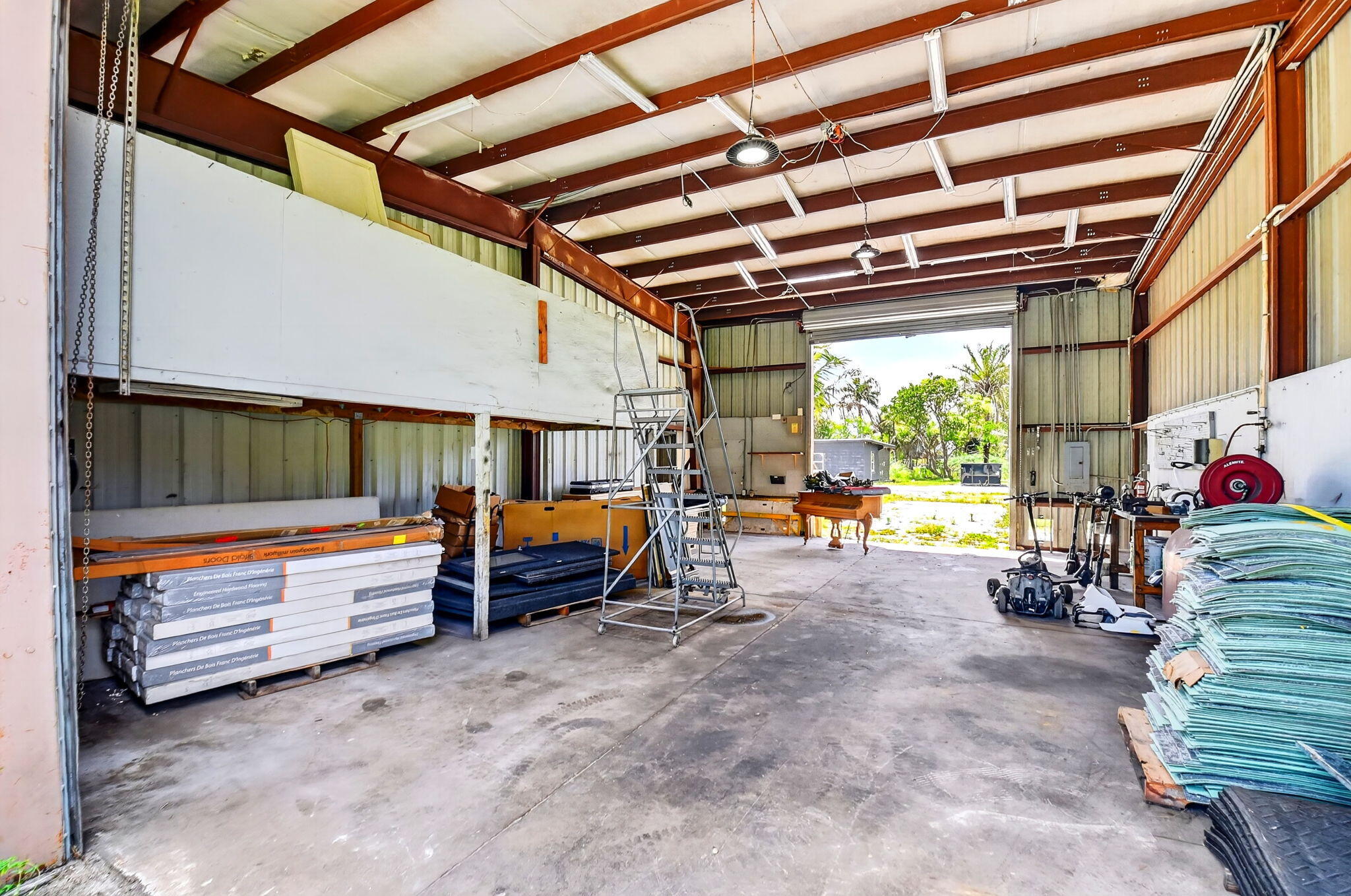 HERITAGE FARMS - Land
