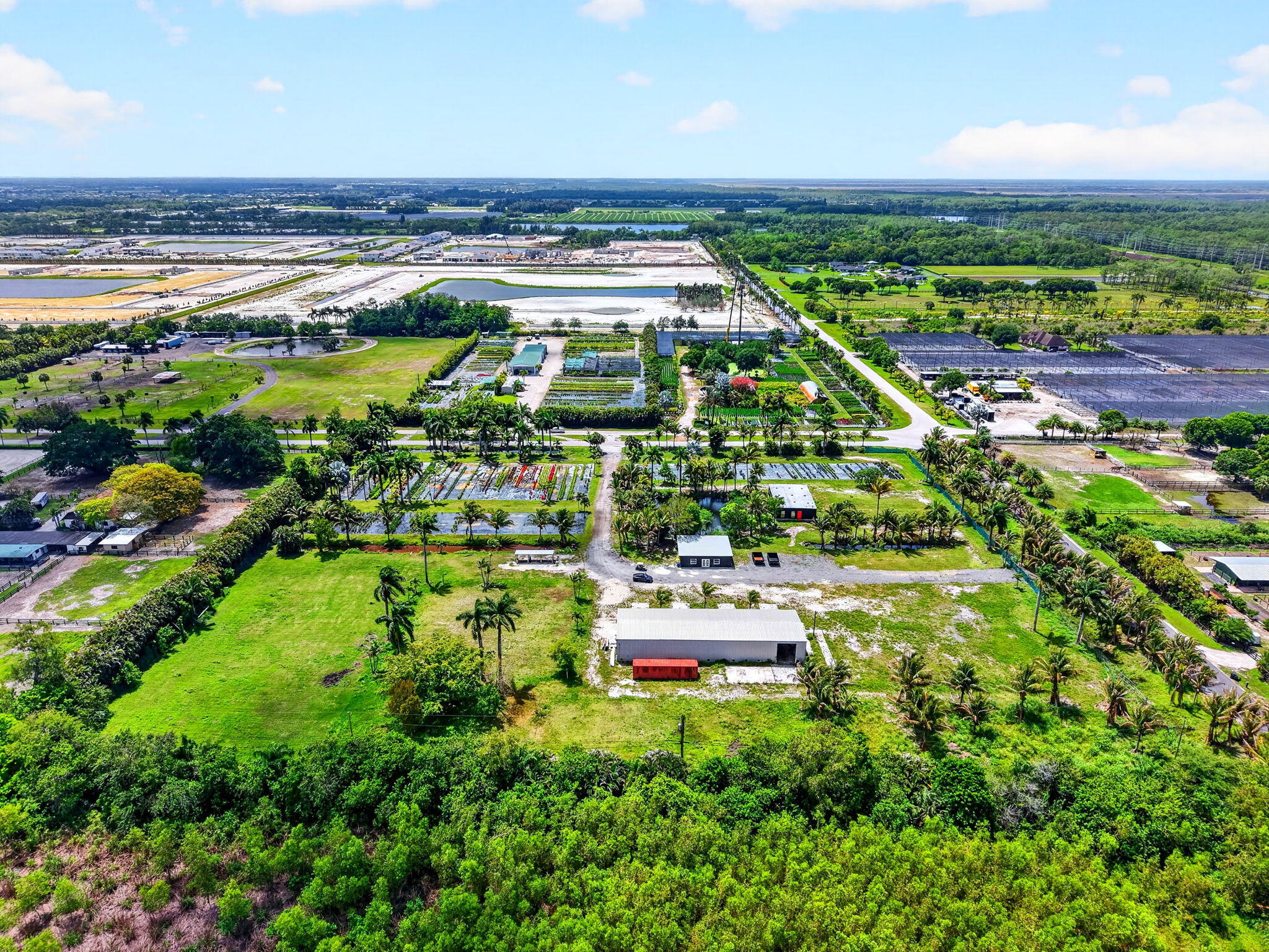 HERITAGE FARMS - Land