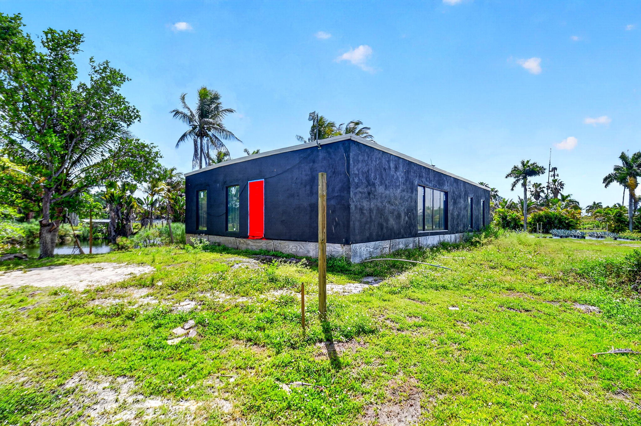HERITAGE FARMS - Land