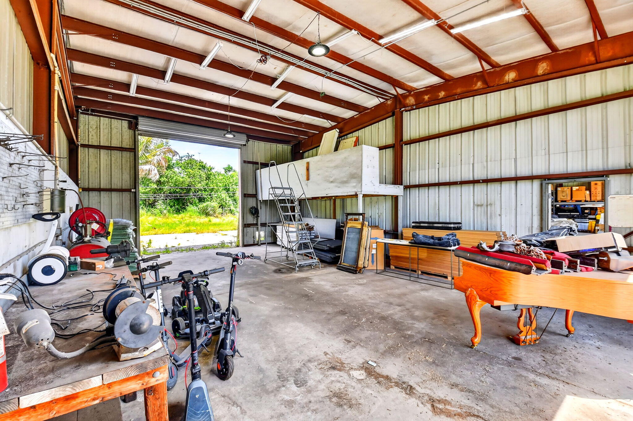 HERITAGE FARMS - Land