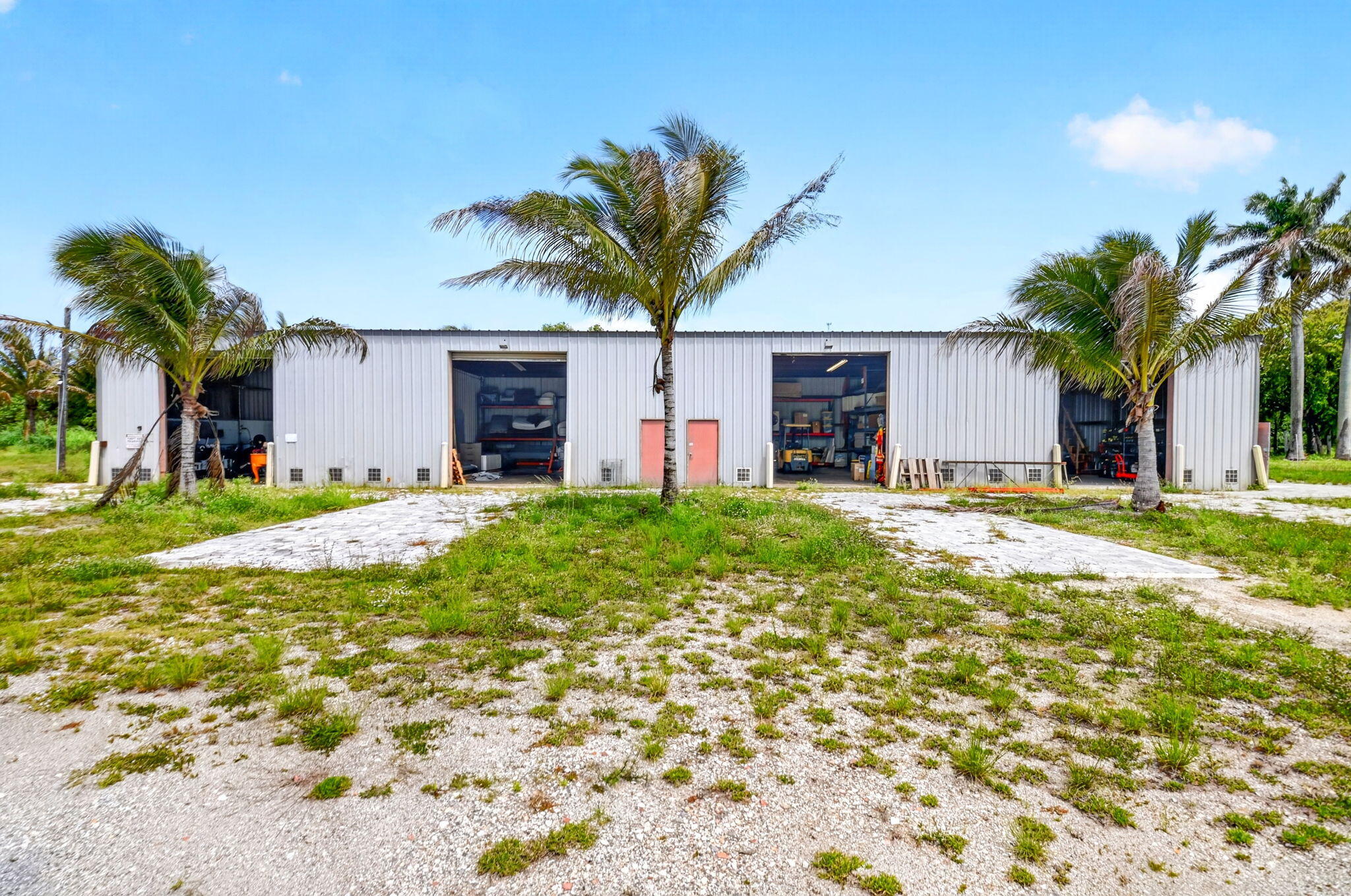 HERITAGE FARMS - Land