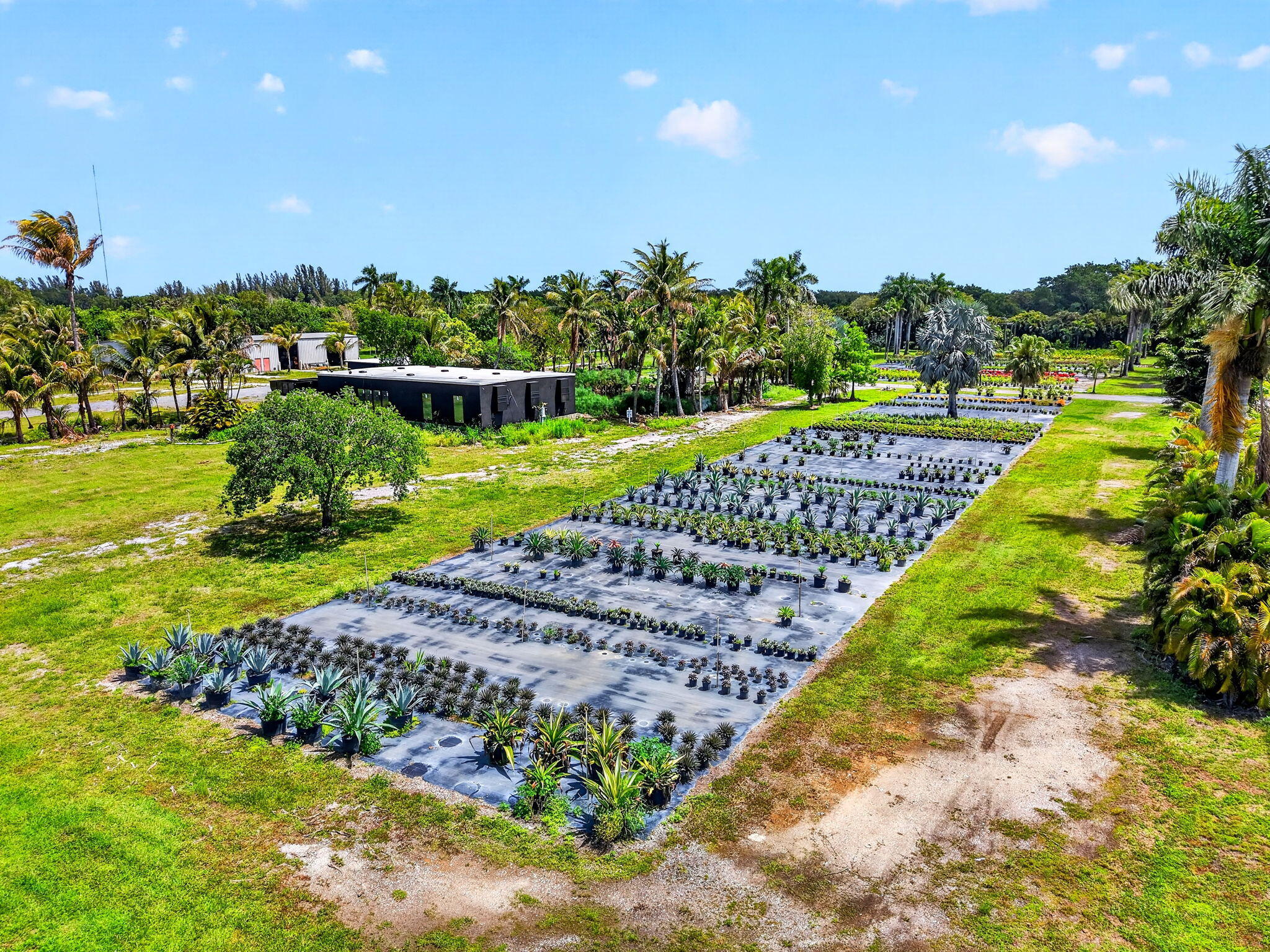 HERITAGE FARMS - Land