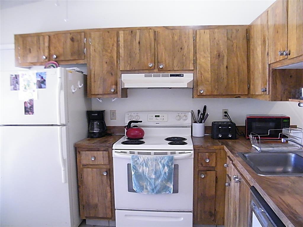 5411 Laurel Oak Street