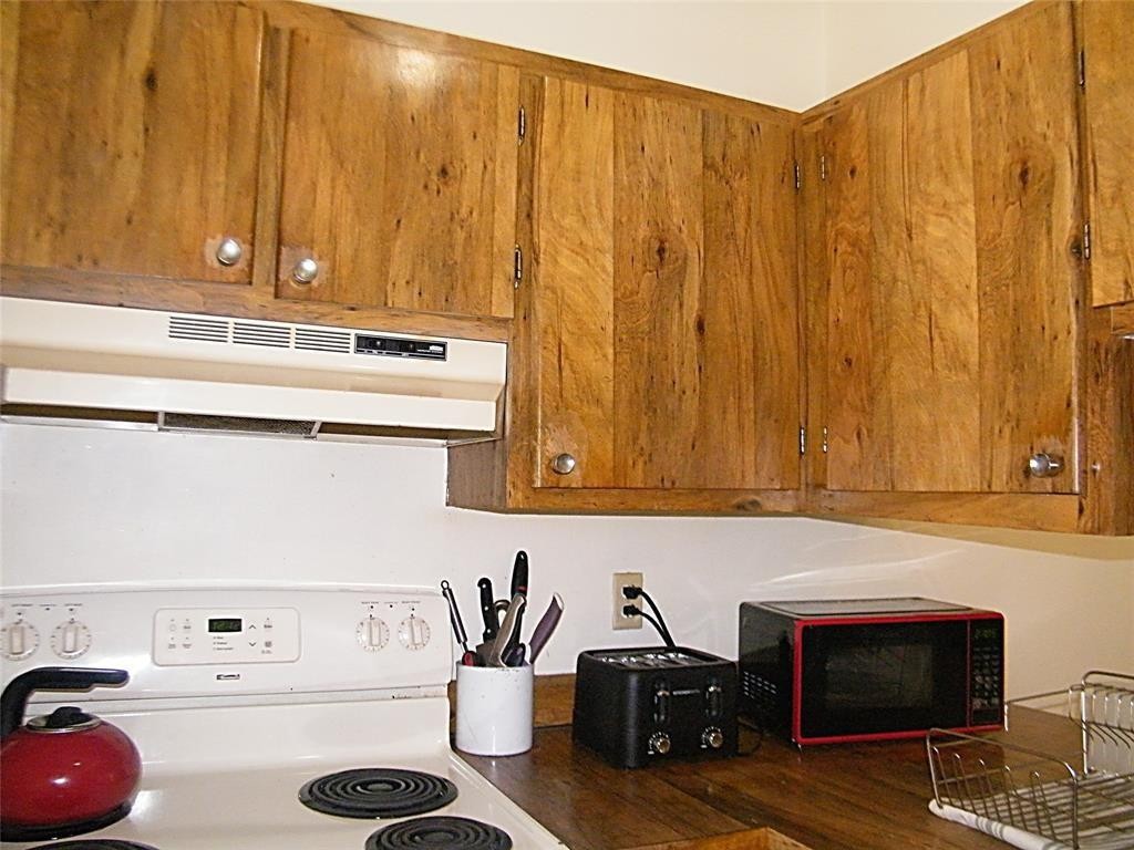 5411 Laurel Oak Street