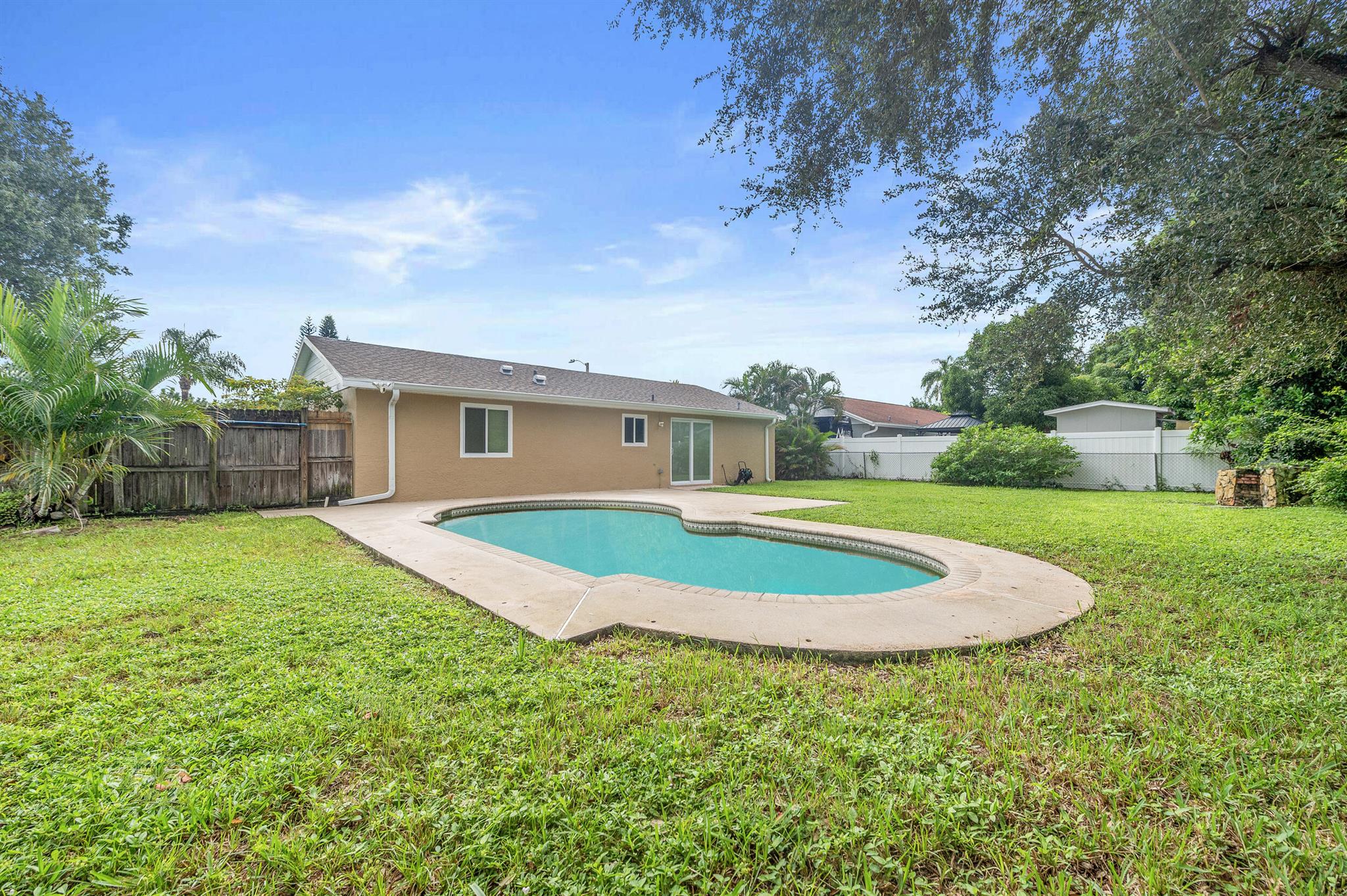 COUNTERPOINT ESTATES - Residential