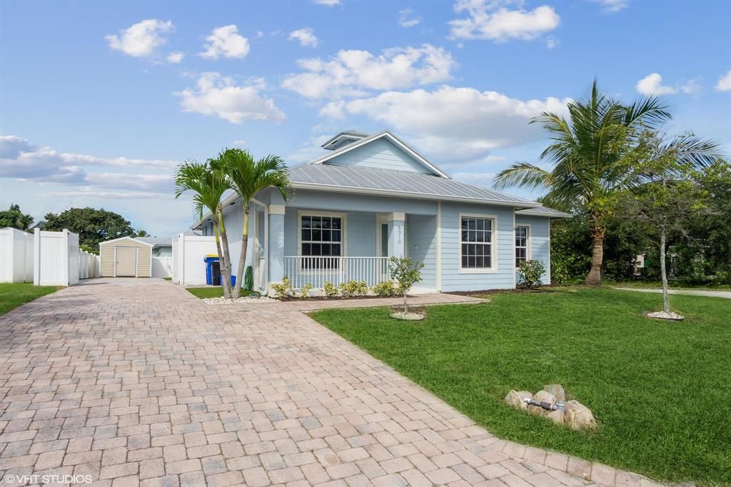 Photo of 5310 SE Pine Avenue, Stuart, FL 34997 (MLS # R10827550)