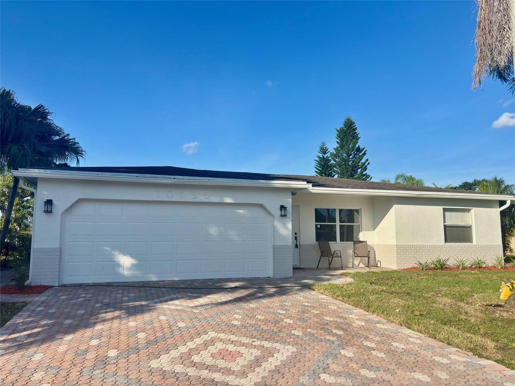 Photo of 10935 Gable Street, Boca Raton, FL 33428 (MLS # F10537770)