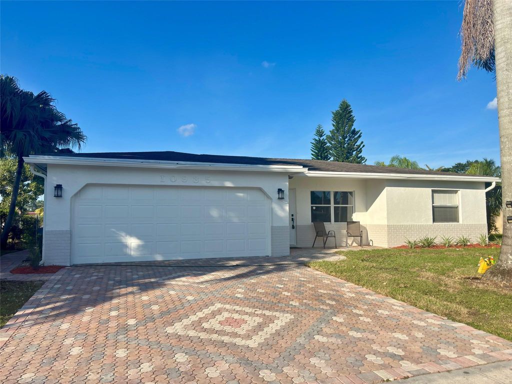 Photo of 10935 Gable Street, Boca Raton, FL 33428 (MLS # F10537770)
