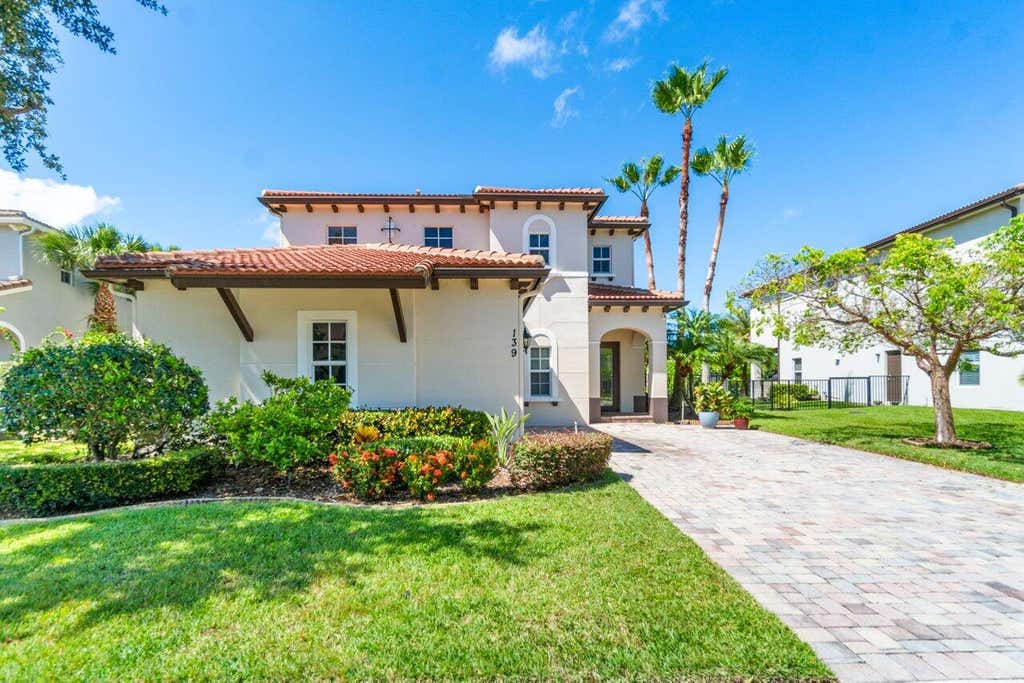 Photo of 139 Whale Cay Way, Jupiter, FL 33458 (MLS # R10990536)