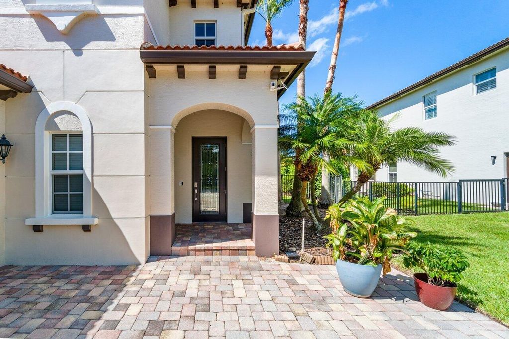 Photo of 139 Whale Cay Way, Jupiter, FL 33458 (MLS # R10990536)