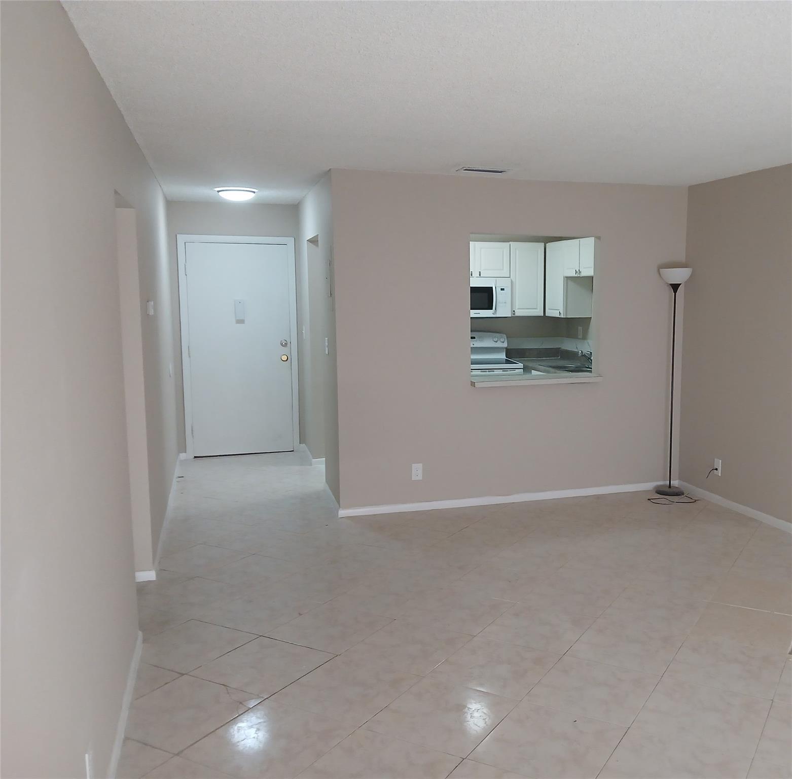 RAMBLEWOOD EAST CONDO - Residential Lease