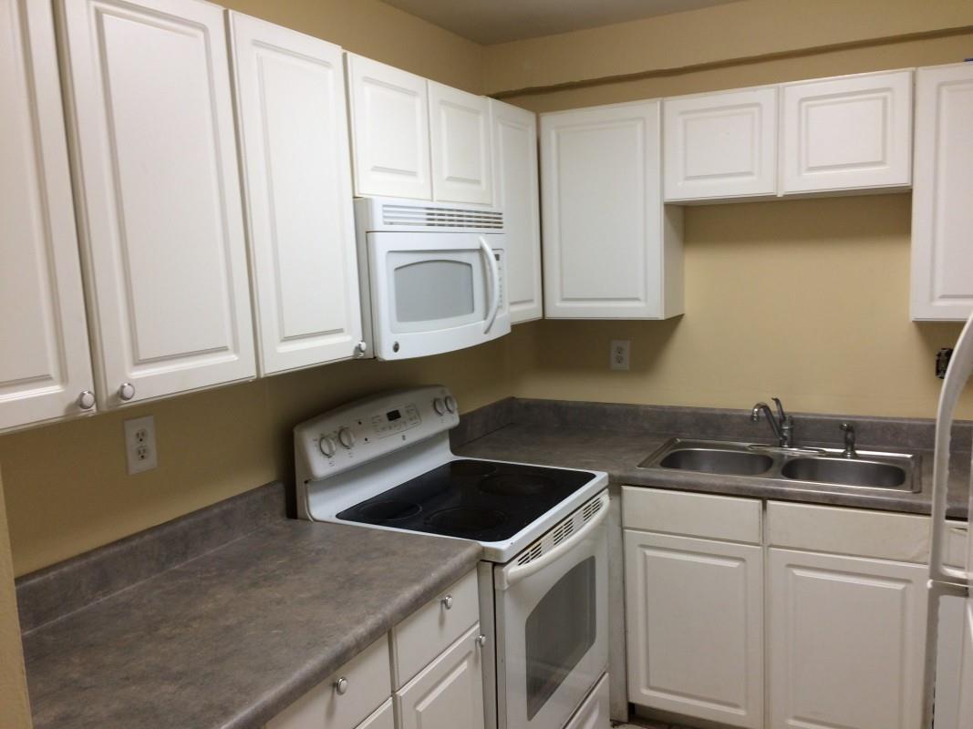RAMBLEWOOD EAST CONDO - Residential Lease