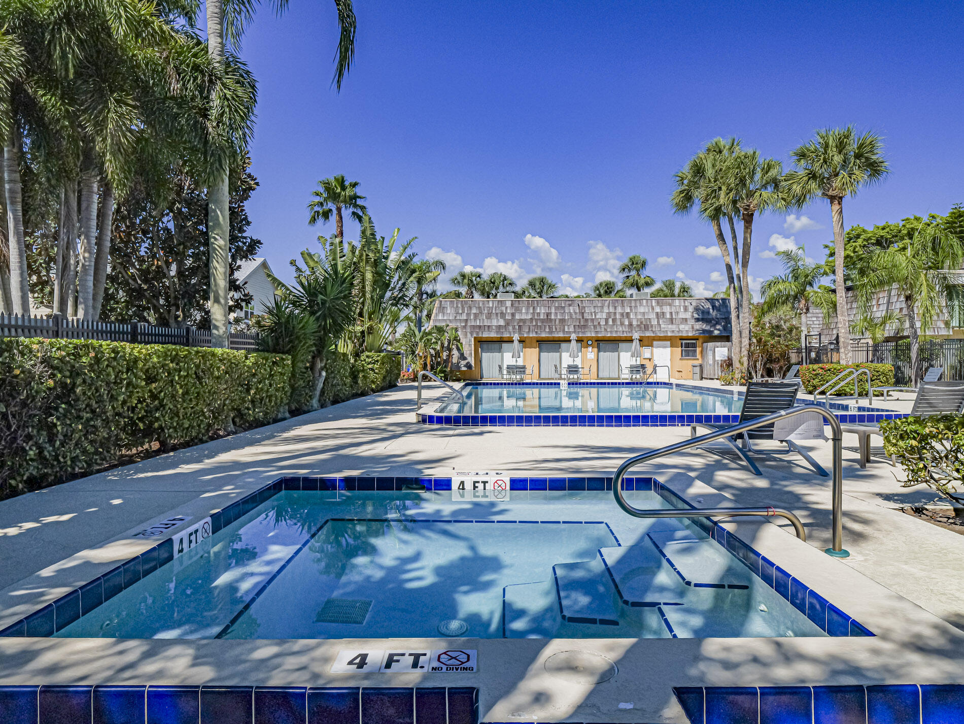 TROPIC VILLAS - Residential