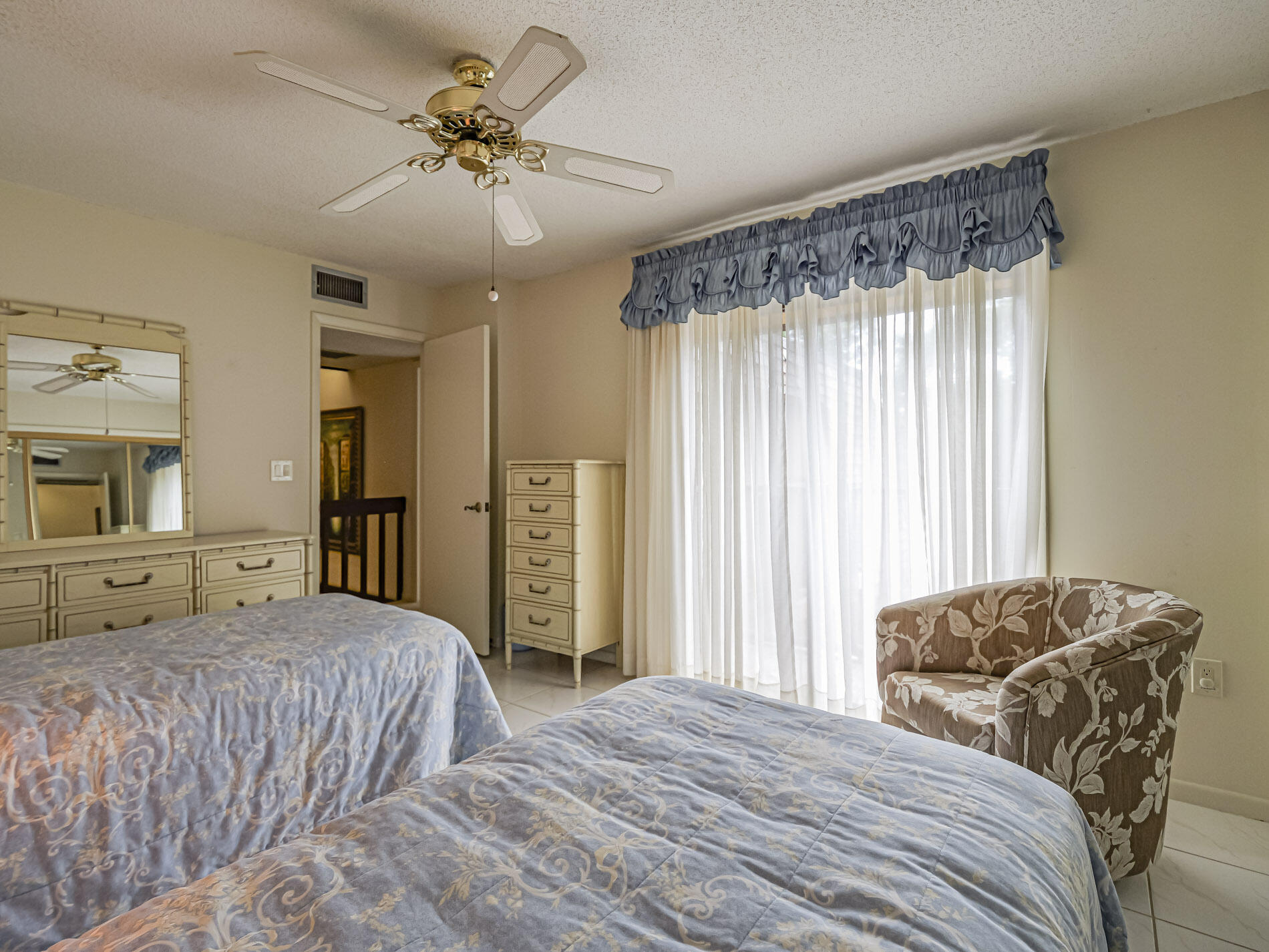 TROPIC VILLAS - Residential