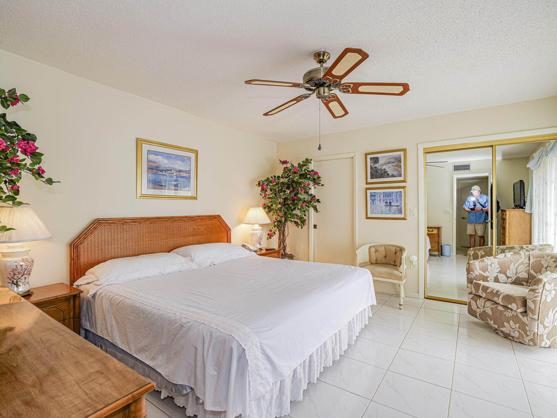 TROPIC VILLAS - Residential